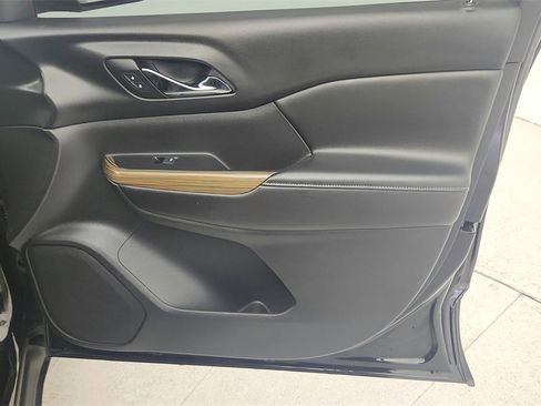 Used 2017 GMC Acadia SLE image 33