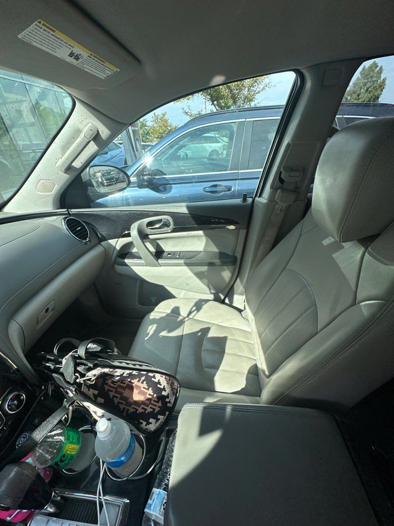 Used 2015 Buick Enclave Leather FWD image 4