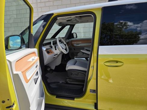 Used 2025 Volkswagen ID. Buzz 1st Edition RWD image 14