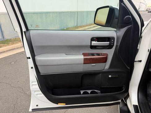 Used 2012 Toyota Sequoia Platinum image 15