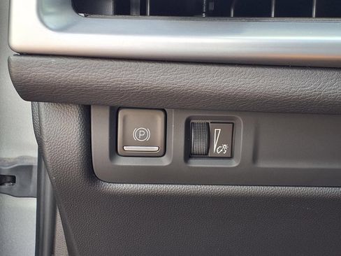 Used 2024 Cadillac XT4 Sport FWD image 10