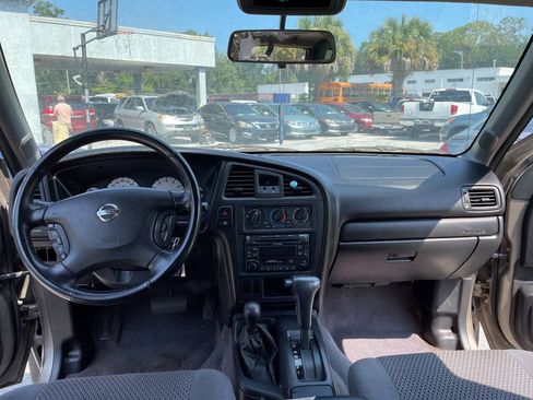 Used 2002 Nissan Pathfinder SE AWD/4WD image 12