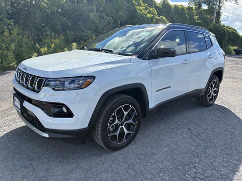 Used 2026 Jeep Compass Limited AWD/4WD image 3