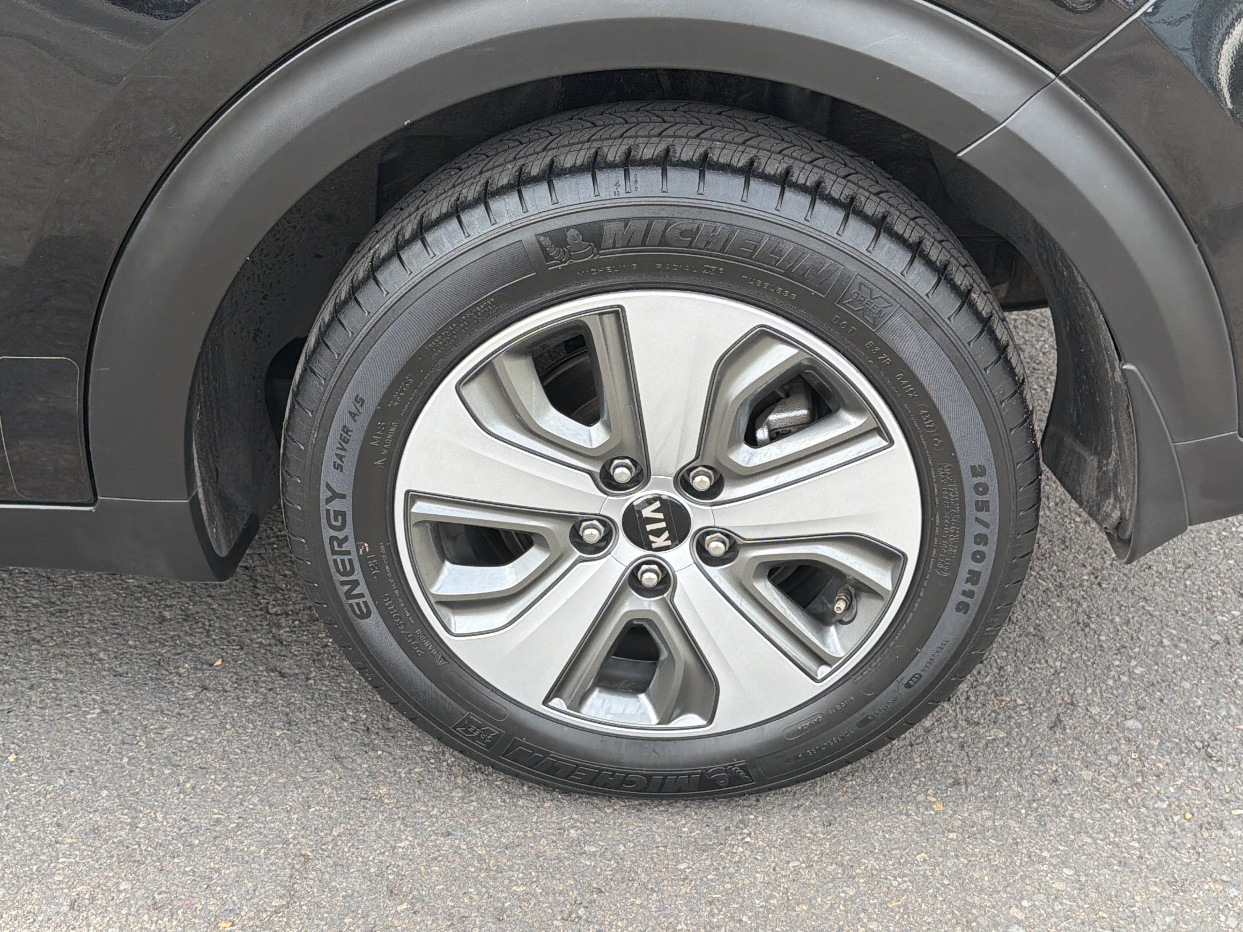 Used 2018 Kia Niro EX FWD image 26