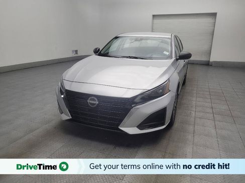 Used 2024 Nissan Altima 2.5 SV FWD image 1
