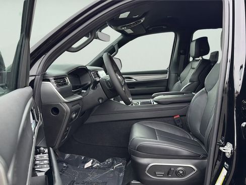 New 2026 Jeep Grand Wagoneer L Limited image 27