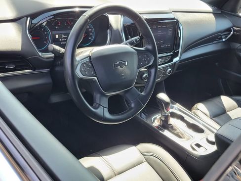Used 2023 Chevrolet Traverse RS w/ LPO, Floor Liner Package FWD image 5