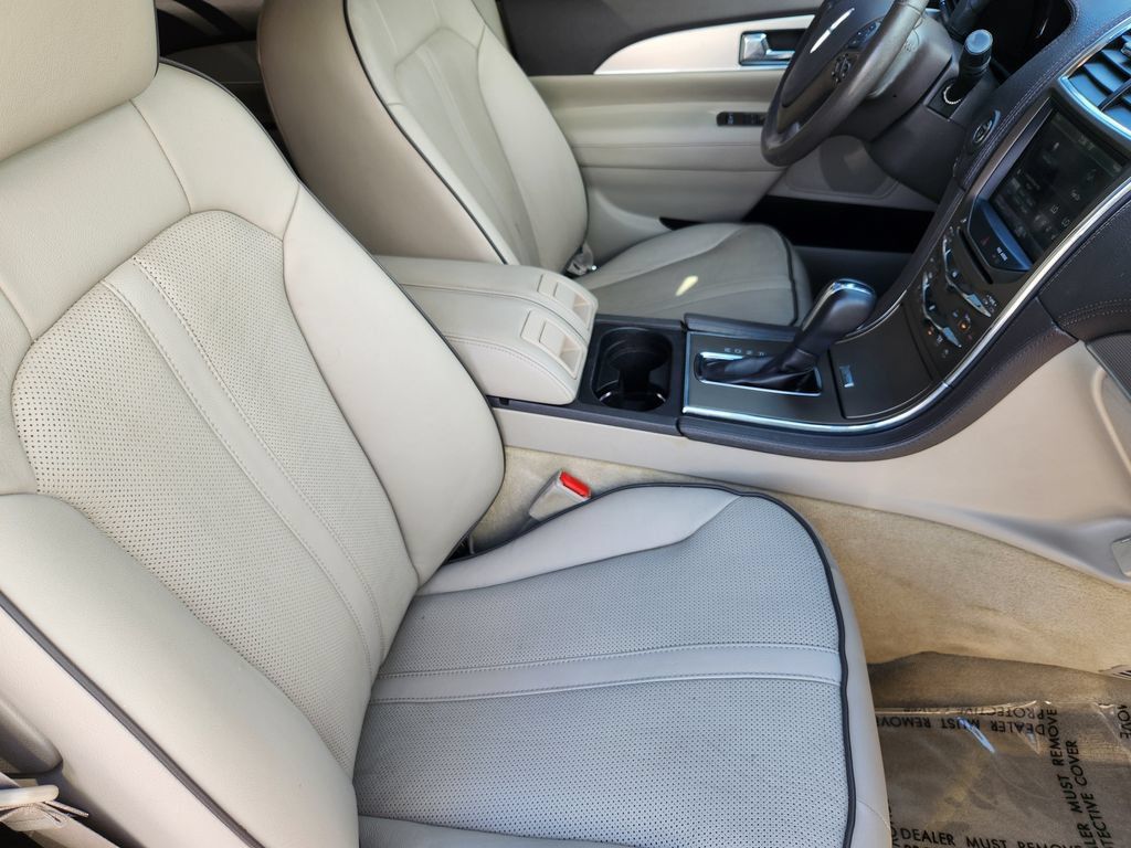 Used 2011 Lincoln MKX 2WD w/ 101A Rapid Spec Order Code image 5