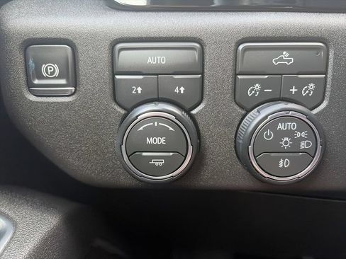 Used 2026 Chevrolet Silverado 1500 RST w/ RST Select Package AWD/4WD image 18