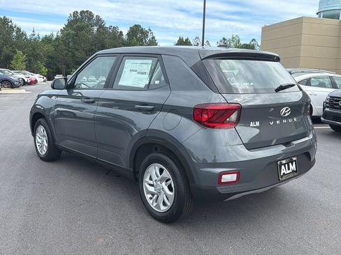 New 2026 Hyundai Venue SE FWD image 4