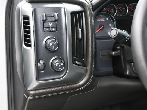 Used 2018 Chevrolet Silverado 1500 LTZ Z71 AWD/4WD image 23
