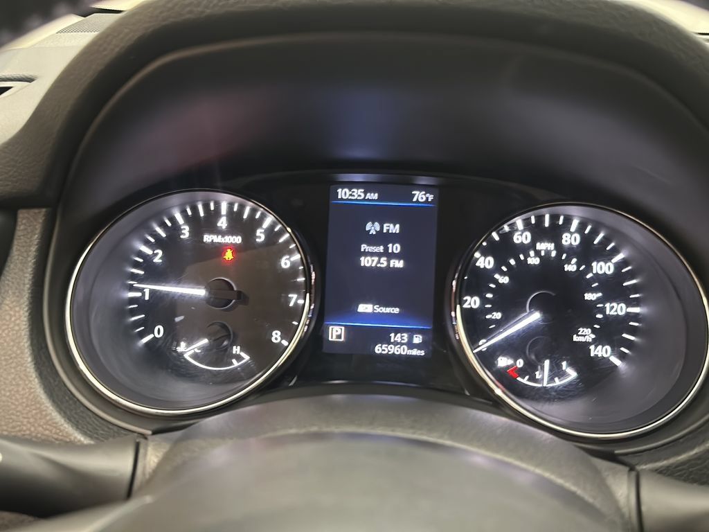 Used 2018 Nissan Rogue SV AWD/4WD image 25