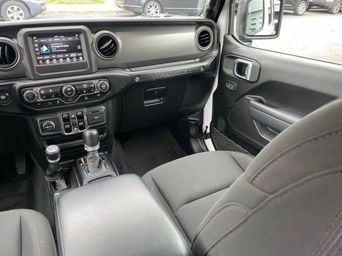 Used 2023 Jeep Wrangler Unlimited w/ Cold Weather Group AWD/4WD image 15