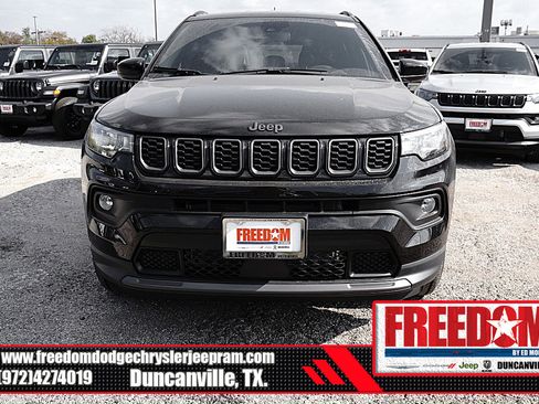 New 2026 Jeep Compass Latitude image 8