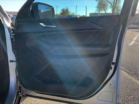 Used 2024 Jeep Grand Cherokee Altitude image 21