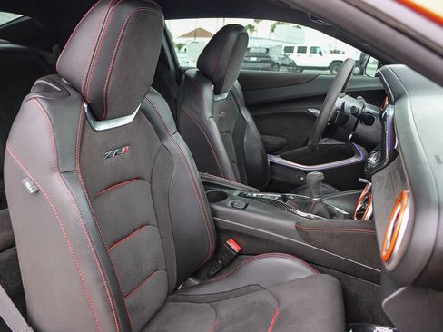 Used 2022 Chevrolet Camaro ZL1 RWD image 19