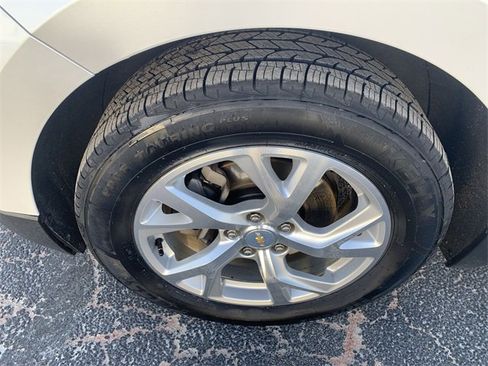 Used 2018 Chevrolet Equinox LT image 32
