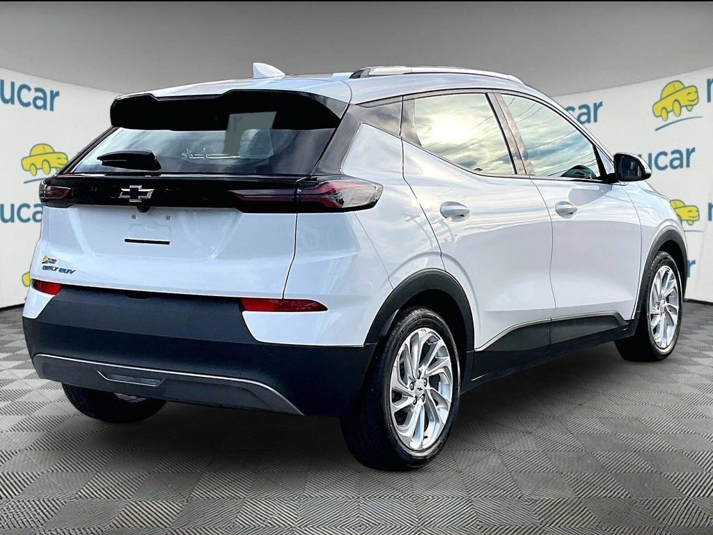 Used 2022 Chevrolet Bolt EUV LT w/ Driver Confidence Package FWD image 6