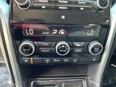 Used 2019 Subaru Ascent Premium AWD/4WD image 33