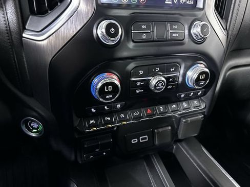 Used 2019 GMC Sierra 1500 Denali w/ Denali Ultimate Package AWD/4WD image 17