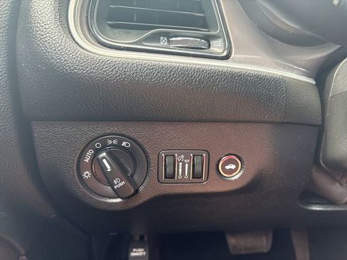 Used 2022 Dodge Challenger SXT w/ Blacktop Package image 21