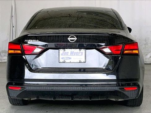 Used 2024 Nissan Altima 2.5 S image 4