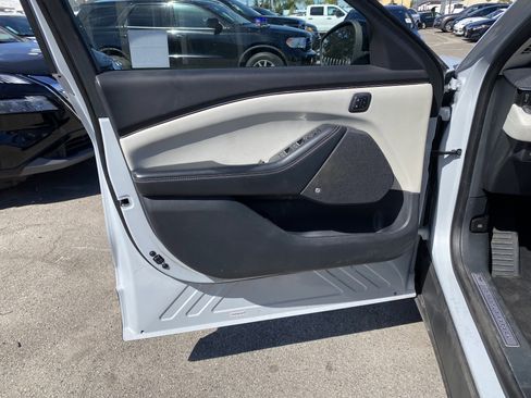 Used 2022 Ford Mustang Mach-E Premium image 18