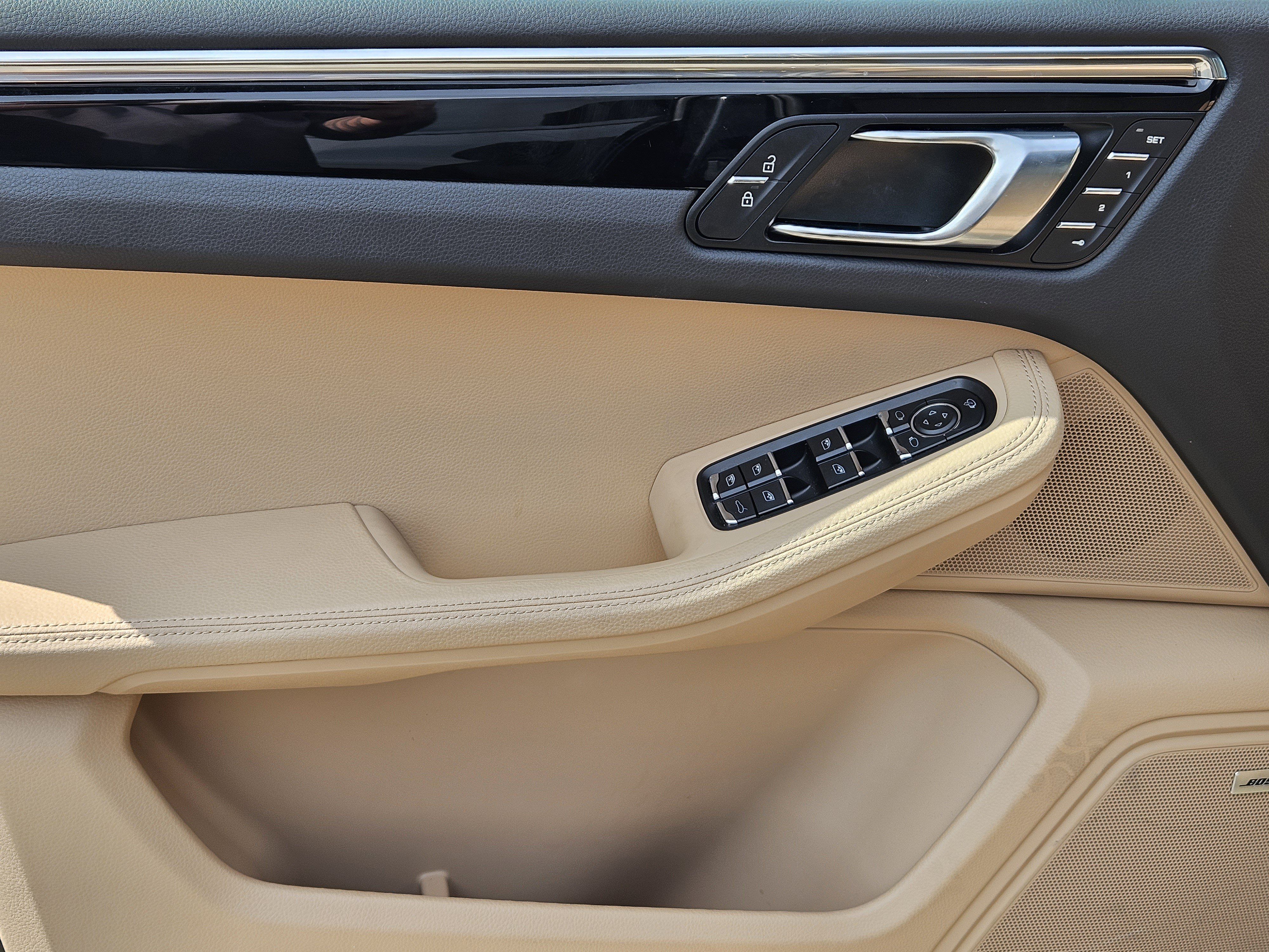 Certified 2026 Porsche Macan AWD/4WD image 22