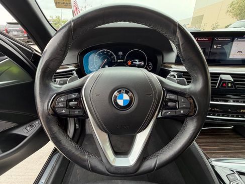 Used 2019 BMW 530e w/ Premium Package image 14