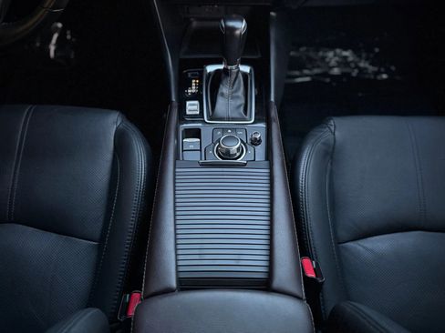 Used 2018 MAZDA MAZDA3 Grand Touring w/ Premium Equipment Package image 20