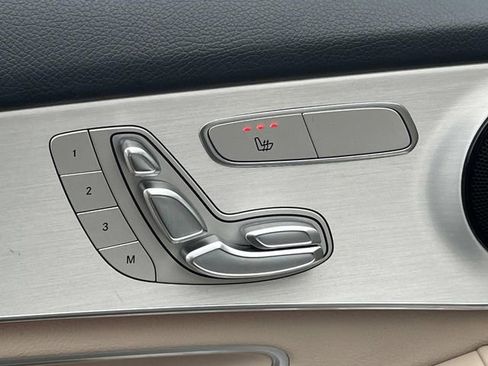 Used 2022 Mercedes-Benz GLC 300 GLC 300 image 26