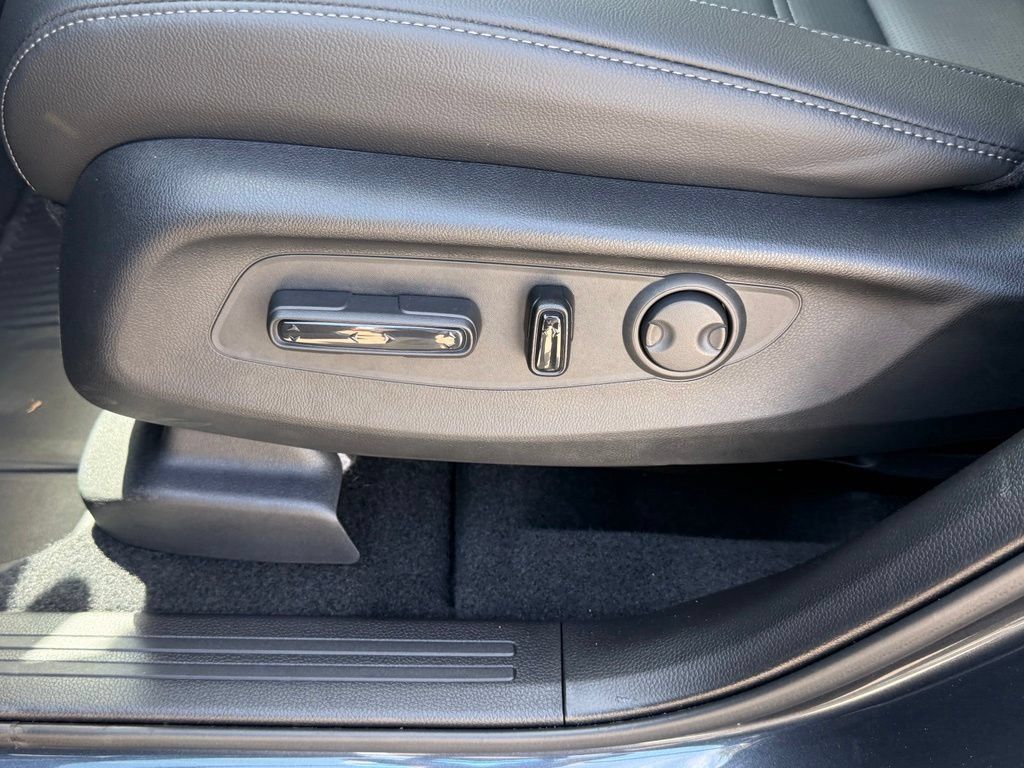 Used 2026 Honda CR-V EX-L image 25