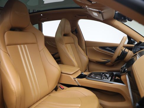 Used 2026 Aston Martin DBX 707 AWD/4WD image 19