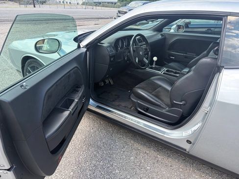 Used 2009 Dodge Challenger SRT8 RWD image 9