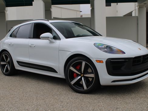 Used 2026 Porsche Macan GTS AWD/4WD image 9