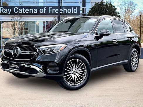 Used 2024 Mercedes-Benz GLC 300 4MATIC image 1