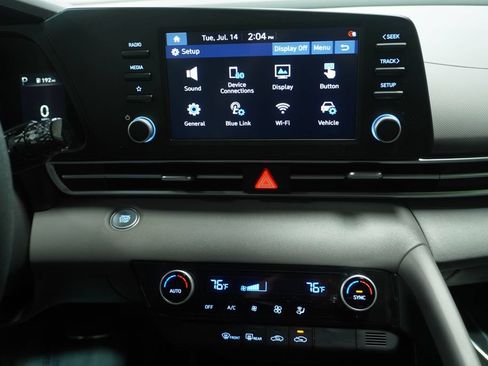 Used 2022 Hyundai Elantra SEL FWD image 19
