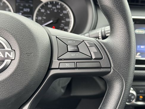Used 2025 Nissan Kicks Play S image 28