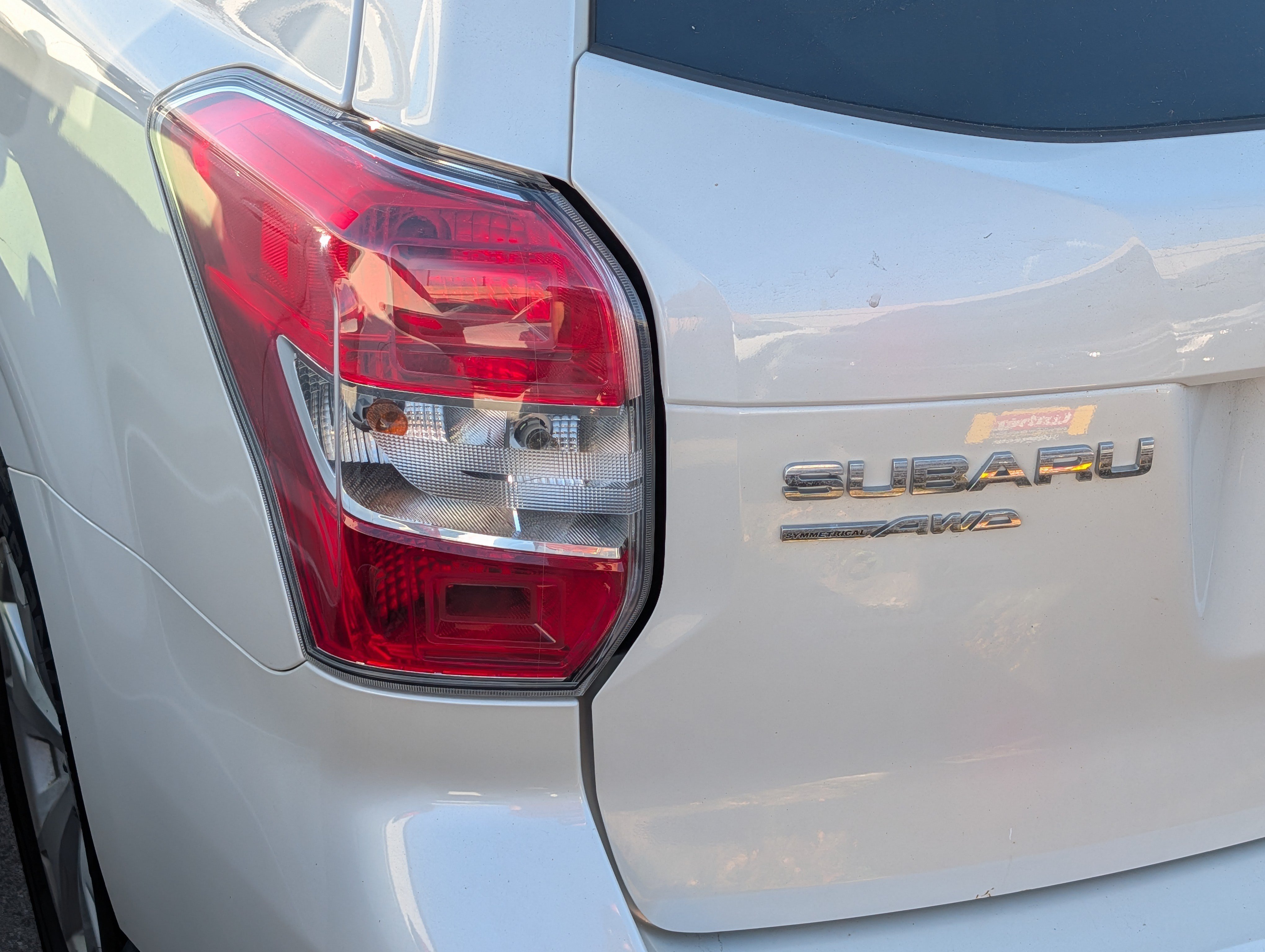 Used 2015 Subaru Forester 2.5i Premium w/ All-Weather Package AWD/4WD image 17
