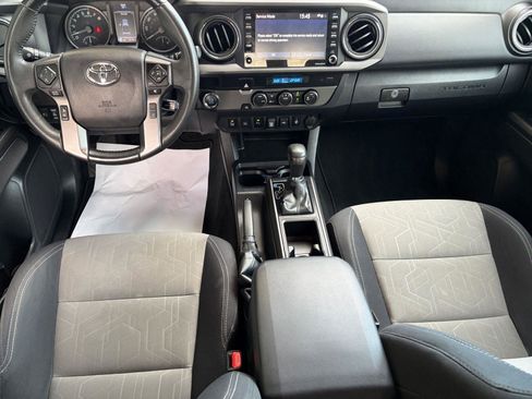 Used 2022 Toyota Tacoma TRD Sport image 10