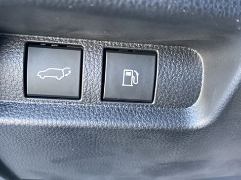 Certified 2025 Toyota Crown Signia image 23