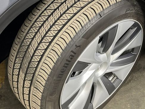 Used 2023 Tesla Model Y Long Range image 37