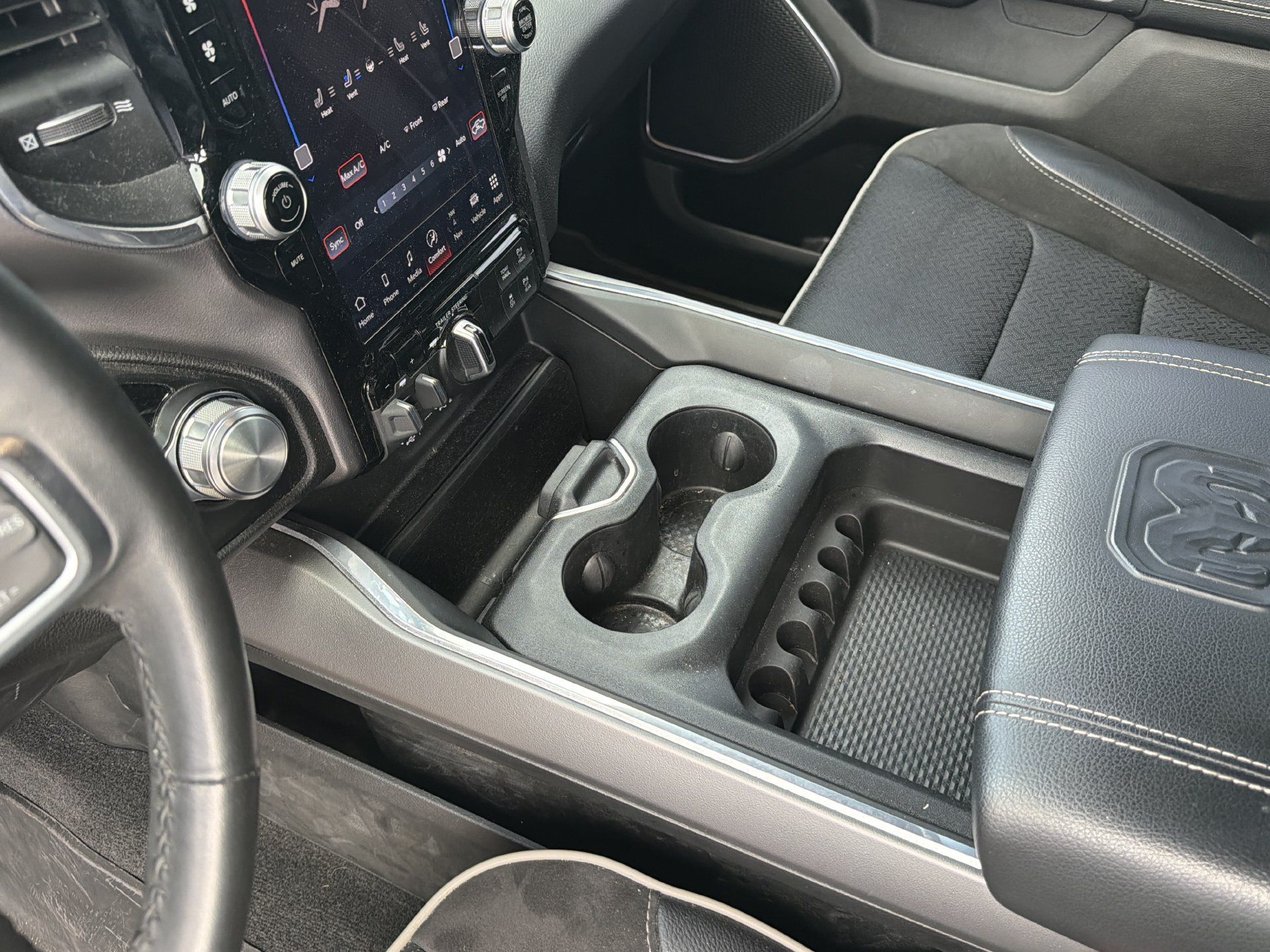 Used 2023 RAM 1500 Laramie AWD/4WD image 21