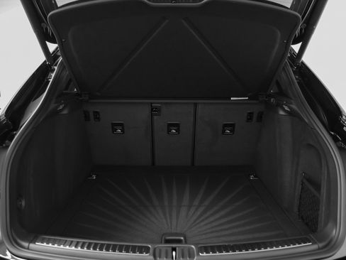 Certified 2025 Porsche Macan image 16