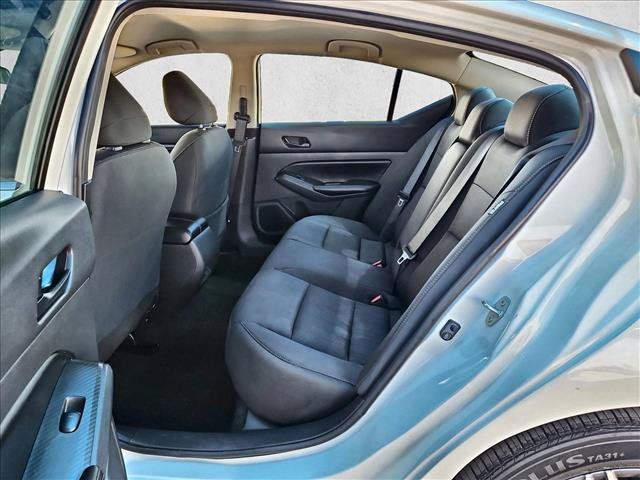 Used 2025 Nissan Altima 2.5 SV FWD image 17