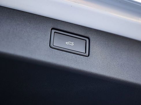 New 2026 Volkswagen Tiguan SE image 37