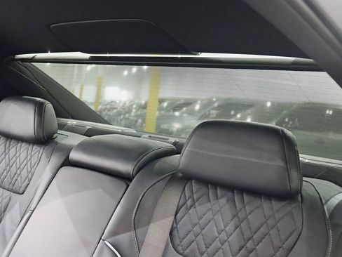 Used 2022 BMW 750i xDrive w/ Executive Package image 36