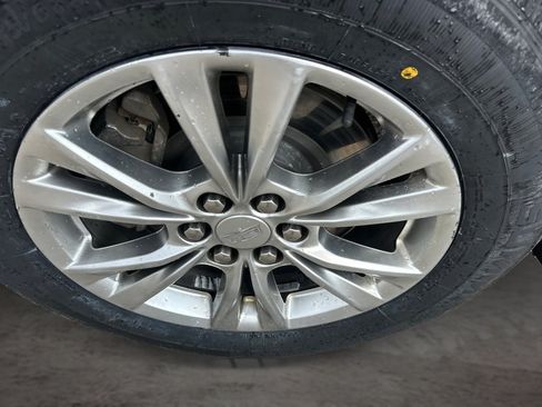 Used 2020 Cadillac XT5 Premium Luxury FWD image 18