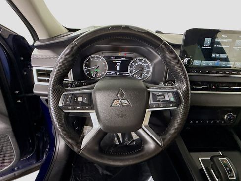 Used 2022 Mitsubishi Outlander SEL Black Edition image 13