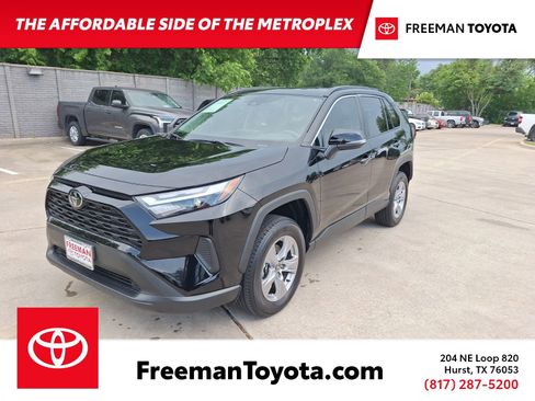 Used 2025 Toyota RAV4 XLE w/ Convenience Package FWD image 1